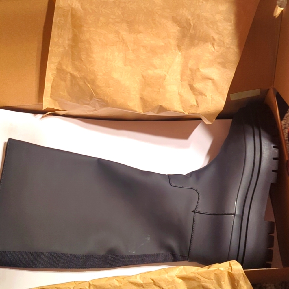 NIB Cool Planet Boots